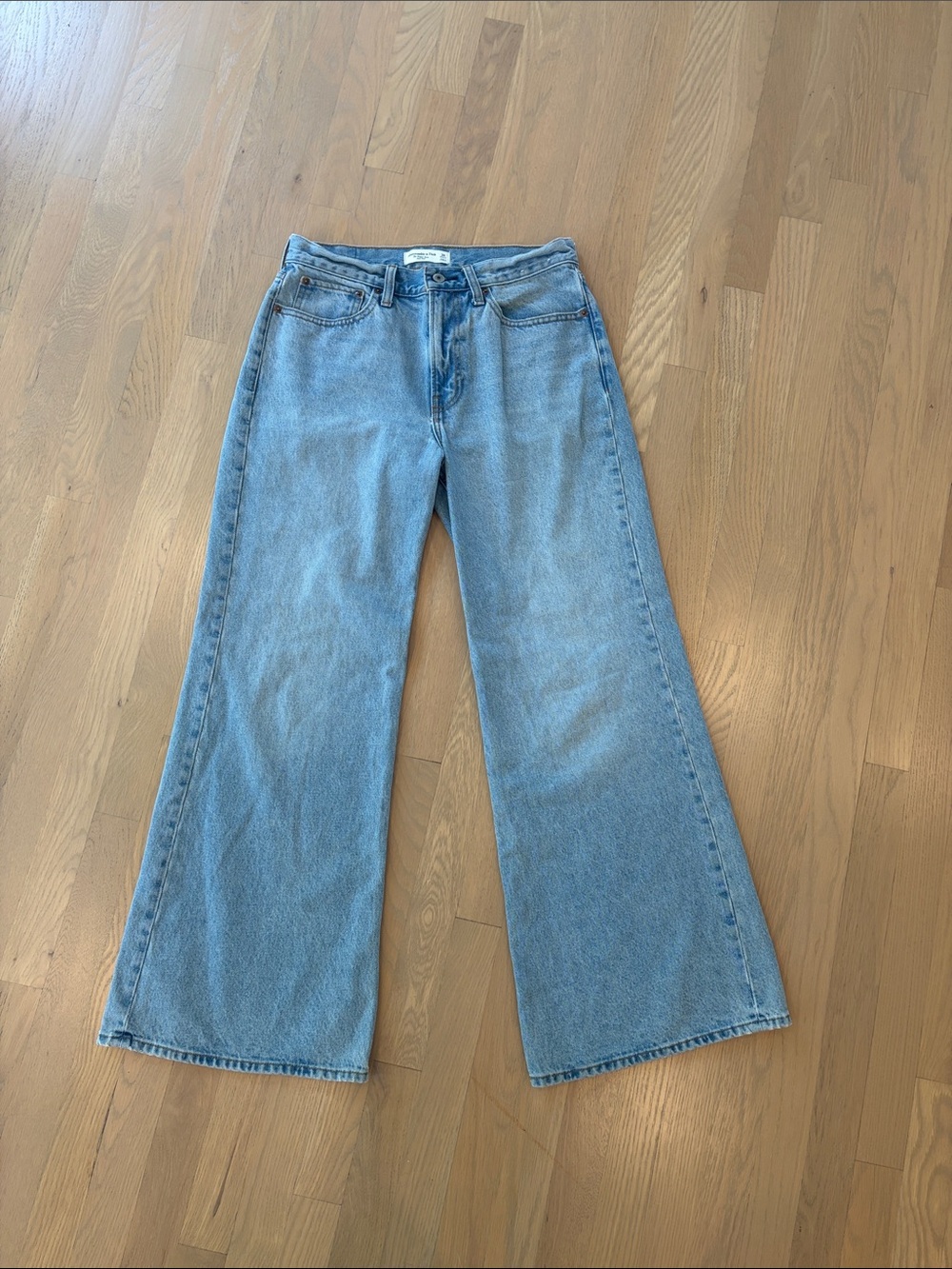 Abercrombie & Fitch The Baggy Boot Mid Rise Jean